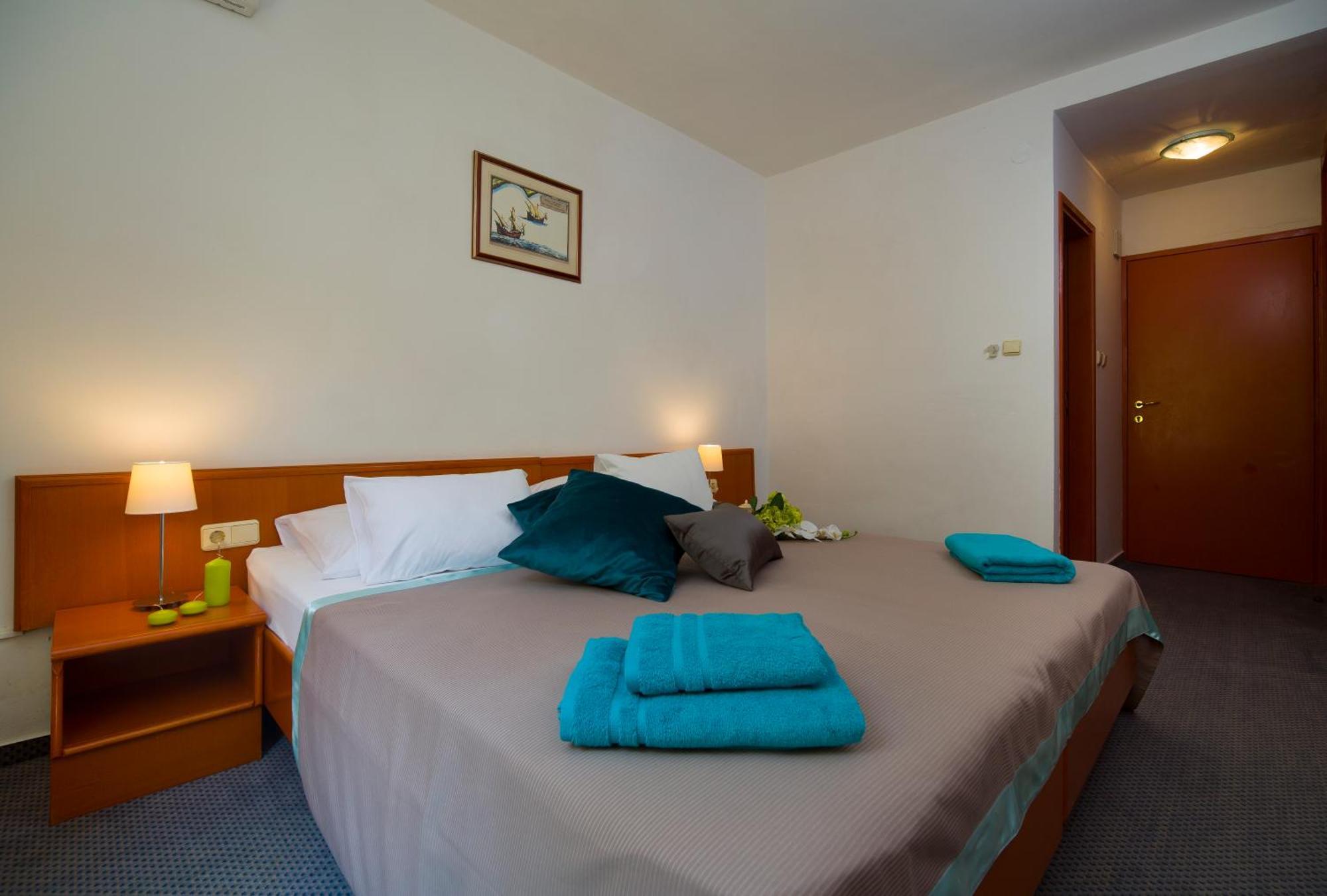 Hotel Faraon Trpanj Esterno foto